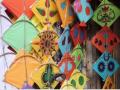Kite sellers in Gujarat's Surat expect good sales ahead of Uttarayan festival - Hindi News | Kite sellers in Gujarat's Surat expect good sales ahead of Uttarayan festival | Latest national News at Lokmattimes.com