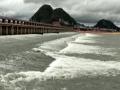 Neary 1 lakh cusecs of floodwaters reach Prakasam barrage after incessant rainfall - Hindi News | Neary 1 lakh cusecs of floodwaters reach Prakasam barrage after incessant rainfall | Latest national News at Lokmattimes.com