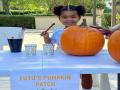 Khloe Kardashian, Tristan Thompson enjoy pumpkin party with daughter True - Hindi News | Khloe Kardashian, Tristan Thompson enjoy pumpkin party with daughter True | Latest entertainment News at Lokmattimes.com