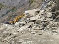 J-K: NH-44 closed for vehicular movement due to landslides - Hindi News | J-K: NH-44 closed for vehicular movement due to landslides | Latest national News at Lokmattimes.com