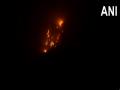 Delhi: Flames continue to emerge from Bhalswa landfill site - Hindi News | Delhi: Flames continue to emerge from Bhalswa landfill site | Latest national News at Lokmattimes.com