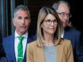 Lori Loughlin keeps low profile ahead of court hearing in college scandal - Hindi News | Lori Loughlin keeps low profile ahead of court hearing in college scandal | Latest entertainment News at Lokmattimes.com
