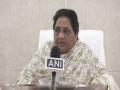 Mayawati slams Ashok Gehlot govt for charging bus fare from UP govt for transporting Kota students - Hindi News | Mayawati slams Ashok Gehlot govt for charging bus fare from UP govt for transporting Kota students | Latest national News at Lokmattimes.com