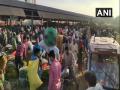 Despite surge in COVID-19 cases, huge crowd seen at Moradabad, Ghazipur vegetable markets - Hindi News | Despite surge in COVID-19 cases, huge crowd seen at Moradabad, Ghazipur vegetable markets | Latest national News at Lokmattimes.com