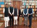 Shiv Sena MPs met Sonia Gandhi - Hindi News | Shiv Sena MPs met Sonia Gandhi | Latest national News at Lokmattimes.com