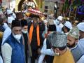 Ajmer: Mukhtar Abbas Naqvi offers 'chadar' sent by PM Modi at shrine of Khwaja Moinuddin Chishti - Hindi News | Ajmer: Mukhtar Abbas Naqvi offers 'chadar' sent by PM Modi at shrine of Khwaja Moinuddin Chishti | Latest national News at Lokmattimes.com
