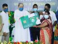 Odisha CM launches distribution of smart health cards - Hindi News | Odisha CM launches distribution of smart health cards | Latest national News at Lokmattimes.com