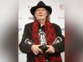 Neil Young urges Spotify employees to quit while slamming company's CEO - Hindi News | Neil Young urges Spotify employees to quit while slamming company's CEO | Latest entertainment News at Lokmattimes.com