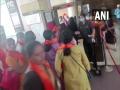 The Kashmir Files: Scuffle breaks out at theatre after women asked to remove their 'saffron stoles' - Hindi News | The Kashmir Files: Scuffle breaks out at theatre after women asked to remove their 'saffron stoles' | Latest maharashtra News at Lokmattimes.com