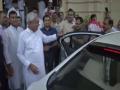 Chief Minister Nitish Kumar reaches State Assembly in electric car - Hindi News | Chief Minister Nitish Kumar reaches State Assembly in electric car | Latest national News at Lokmattimes.com