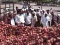 Govt bans export of onions, imposes stock limit on traders amid rising prices - Hindi News | Govt bans export of onions, imposes stock limit on traders amid rising prices | Latest national News at Lokmattimes.com