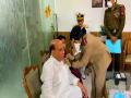 Defence Minister Rajnath Singh takes first dose of COVID-19 vaccine at RR Hospital - Hindi News | Defence Minister Rajnath Singh takes first dose of COVID-19 vaccine at RR Hospital | Latest national News at Lokmattimes.com