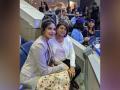 Priyanka Chopra, her mom cheers for Serena Williams at US open - Hindi News | Priyanka Chopra, her mom cheers for Serena Williams at US open | Latest entertainment News at Lokmattimes.com