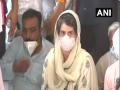Gross injustice being done to Hathras victim's family: Priyanka Gandhi - Hindi News | Gross injustice being done to Hathras victim's family: Priyanka Gandhi | Latest national News at Lokmattimes.com