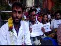 Hyderabad doctors stage protest over 'contentious issues' in NMC Bill - Hindi News | Hyderabad doctors stage protest over 'contentious issues' in NMC Bill | Latest national News at Lokmattimes.com