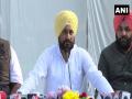 Punjab CM pays surprise visit to Government school in Amritsar - Hindi News | Punjab CM pays surprise visit to Government school in Amritsar | Latest national News at Lokmattimes.com