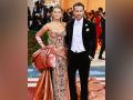 Blake Lively stuns in transformative dress alongside Ryan Reynolds at 2022 Met Gala red carpet - Hindi News | Blake Lively stuns in transformative dress alongside Ryan Reynolds at 2022 Met Gala red carpet | Latest lifestyle News at Lokmattimes.com