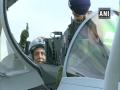 Rajnath Singh takes a sortie on Rafale fighter jet - Hindi News | Rajnath Singh takes a sortie on Rafale fighter jet | Latest international News at Lokmattimes.com