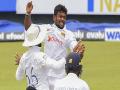 Bangladesh lose five wickets as Sri Lanka sniff victory in second Test - Hindi News | Bangladesh lose five wickets as Sri Lanka sniff victory in second Test | Latest cricket News at Lokmattimes.com