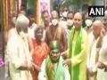Brahmotsavam celebrations: Jagan Reddy offers silk cloth to Lord Venkateswara at Tirumala - Hindi News | Brahmotsavam celebrations: Jagan Reddy offers silk cloth to Lord Venkateswara at Tirumala | Latest national News at Lokmattimes.com