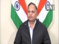 ED seizes Rs 2.85 cr cash, 1.80 kg gold from Satyendar Jain's aide during raid - Hindi News | ED seizes Rs 2.85 cr cash, 1.80 kg gold from Satyendar Jain's aide during raid | Latest national News at Lokmattimes.com