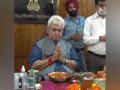 Amarnath Yatra: J-K LG Manoj Sinha offers 'Samapan pooja' today - Hindi News | Amarnath Yatra: J-K LG Manoj Sinha offers 'Samapan pooja' today | Latest national News at Lokmattimes.com