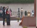 Wife, daughter of Kargil hero lay wreath at National War Memorial on its 3rd anniversary - Hindi News | Wife, daughter of Kargil hero lay wreath at National War Memorial on its 3rd anniversary | Latest national News at Lokmattimes.com