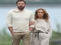 Jennifer Lopez, Ben Affleck enjoy family time at Universal Studios Hollywood - Hindi News | Jennifer Lopez, Ben Affleck enjoy family time at Universal Studios Hollywood | Latest entertainment News at Lokmattimes.com