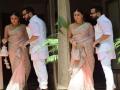 Kareena Kapoor, Saif Ali Khan twin in pink at Ranbir, Alia's wedding ceremony - Hindi News | Kareena Kapoor, Saif Ali Khan twin in pink at Ranbir, Alia's wedding ceremony | Latest maharashtra News at Lokmattimes.com