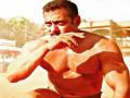 Salman Khan flaunts his physique, fans say 'Sultan is back' - Hindi News | Salman Khan flaunts his physique, fans say 'Sultan is back' | Latest maharashtra News at Lokmattimes.com