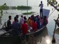 Teachers hold classes on boats amid flood in Bihar's Katihar - Hindi News | Teachers hold classes on boats amid flood in Bihar's Katihar | Latest national News at Lokmattimes.com