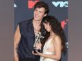 Shawn Mendes, Camila Cabello's neighbours spend big on security after robbery incident - Hindi News | Shawn Mendes, Camila Cabello's neighbours spend big on security after robbery incident | Latest entertainment News at Lokmattimes.com