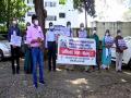 Kerala govt doctors hold state-wide protest against anomalies in pay revision - Hindi News | Kerala govt doctors hold state-wide protest against anomalies in pay revision | Latest national News at Lokmattimes.com