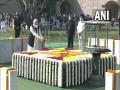 PM Modi pays floral tribute to Mahatma Gandhi at Rajghat on his death anniversary - Hindi News | PM Modi pays floral tribute to Mahatma Gandhi at Rajghat on his death anniversary | Latest national News at Lokmattimes.com