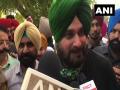 Priyanka Gandhi's 'unlawful detention' clear violation of fundamental rights, says Navjot Sidhu - Hindi News | Priyanka Gandhi's 'unlawful detention' clear violation of fundamental rights, says Navjot Sidhu | Latest politics News at Lokmattimes.com