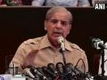 Shehbaz Sharif directs party to expose Pak govt's 'dismal, disastrous economic performance' - Hindi News | Shehbaz Sharif directs party to expose Pak govt's 'dismal, disastrous economic performance' | Latest international News at Lokmattimes.com
