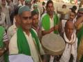Farmers protesting at Ghazipur border celebrate Holi - Hindi News | Farmers protesting at Ghazipur border celebrate Holi | Latest national News at Lokmattimes.com