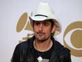 Brad Paisley says it's 'patriotic' to get coronavirus vaccine - Hindi News | Brad Paisley says it's 'patriotic' to get coronavirus vaccine | Latest entertainment News at Lokmattimes.com