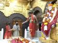 Shilpa Shetty seeks blessings at Shirdi temple with husband Raj Kundra - Hindi News | Shilpa Shetty seeks blessings at Shirdi temple with husband Raj Kundra | Latest entertainment News at Lokmattimes.com