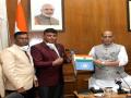 Rajnath Singh flags-in expedition to Mt Kun by NIMAS team - Hindi News | Rajnath Singh flags-in expedition to Mt Kun by NIMAS team | Latest national News at Lokmattimes.com