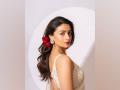 Alia Bhatt heads for vacation ahead of birthday - Hindi News | Alia Bhatt heads for vacation ahead of birthday | Latest maharashtra News at Lokmattimes.com