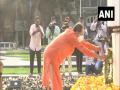 Maharashtra CM Uddhav Thackeray pays tribute to those who sacrificed lives for Samyukta movement - Hindi News | Maharashtra CM Uddhav Thackeray pays tribute to those who sacrificed lives for Samyukta movement | Latest maharashtra News at Lokmattimes.com