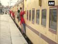 Train services resume in Amritsar after farmers end 169-day-long dharna - Hindi News | Train services resume in Amritsar after farmers end 169-day-long dharna | Latest national News at Lokmattimes.com