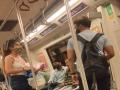 WATCH: Viral video of couple fighting in Delhi Metro entertains netizens - Hindi News | WATCH: Viral video of couple fighting in Delhi Metro entertains netizens | Latest entertainment News at Lokmattimes.com