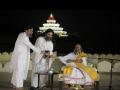 A hitherto untold account of Sri Sri Ravi Shankar's relentless peace work in Sri Lanka - Hindi News | A hitherto untold account of Sri Sri Ravi Shankar's relentless peace work in Sri Lanka | Latest business News at Lokmattimes.com