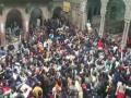 Devotees throng Vrindavan's Banke Bihari temple, flout COVID-19 norms - Hindi News | Devotees throng Vrindavan's Banke Bihari temple, flout COVID-19 norms | Latest national News at Lokmattimes.com