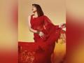 Jacqueline Fernandez dons stunning ruby red saree for 'Bhoot Police' promo - Hindi News | Jacqueline Fernandez dons stunning ruby red saree for 'Bhoot Police' promo | Latest maharashtra News at Lokmattimes.com
