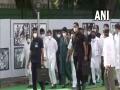 Priyanka, Rahul Gandhi visit photo exhibition at AICC office - Hindi News | Priyanka, Rahul Gandhi visit photo exhibition at AICC office | Latest national News at Lokmattimes.com