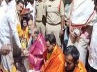 Virat Kohli offers prayer at Sri Lakshmi Narasimha Swamy temple in Visakhapatnam