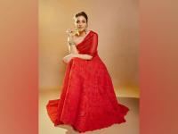 Parineeti Chopra flaunts singing skills as she croons song from Priyanka Chopra's film with Neha Bhasin - News | Parineeti Chopra flaunts singing skills as she croons song from Priyanka Chopra's film with Neha Bhasin | Latest maharashtra News at Lokmattimes.com Parineeti Chopra flaunts singing skills as she croons song from Priyanka Chopra's film with Neha Bhasin - News | Parineeti Chopra flaunts singing skills as she croons song from Priyanka Chopra's film with Neha Bhasin | Latest maharashtra News at Lokmattimes.com